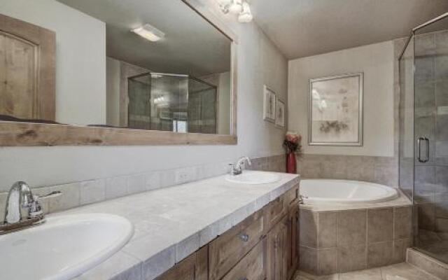 18 Autumn Brook Condo