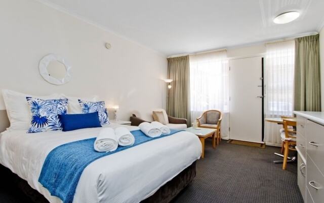 Aqua Waves Glenelg Central Studio Apt