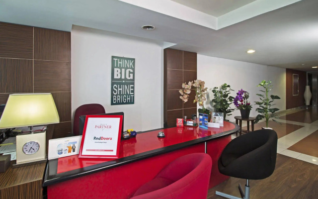 RedDoorz Plus near RS Pertamina