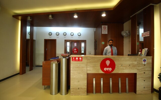 OYO 900 Marshall The Grand Hotel