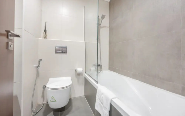 An Eye-captivating Studio in Living Garden 2