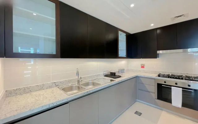 Luxury Skyscraper in the Heart of DT