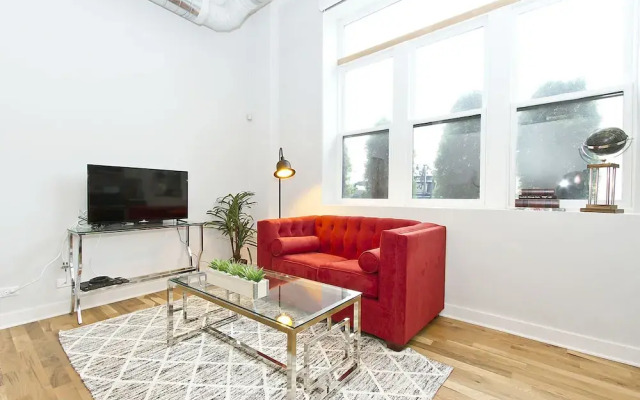 Architectural 2BR in Wicker Park by Sonder