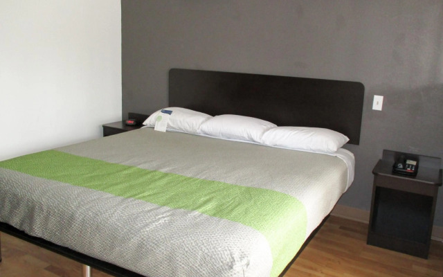 Motel 6 Alexandria, LA - South