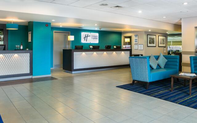 Holiday Inn Express Manchester Airport, an IHG Hotel