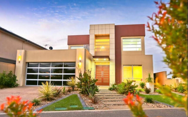 Indulge Luxury Homes - Marina 4