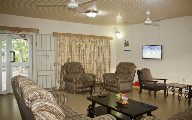Sundowner Lodge