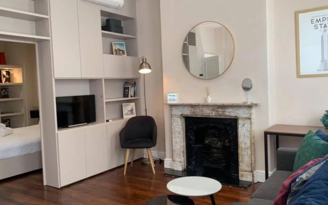 Superb One Bedroom Apartment in Soho