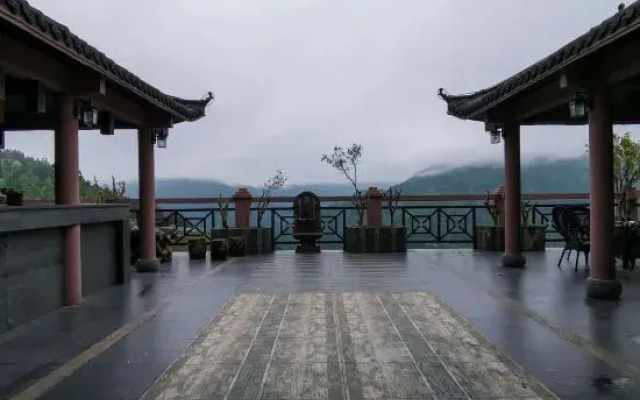 Shenlongtang Hotel