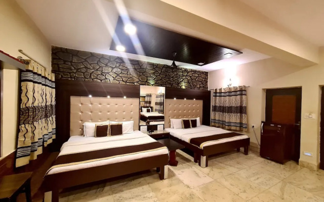 Hotel Palm residency