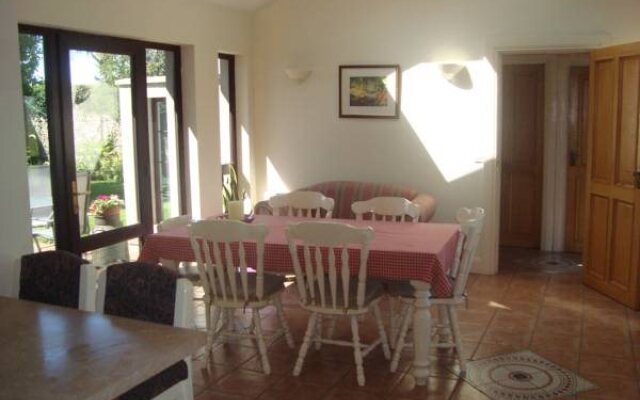 Old Orchard Lodge Bed & Breakfast