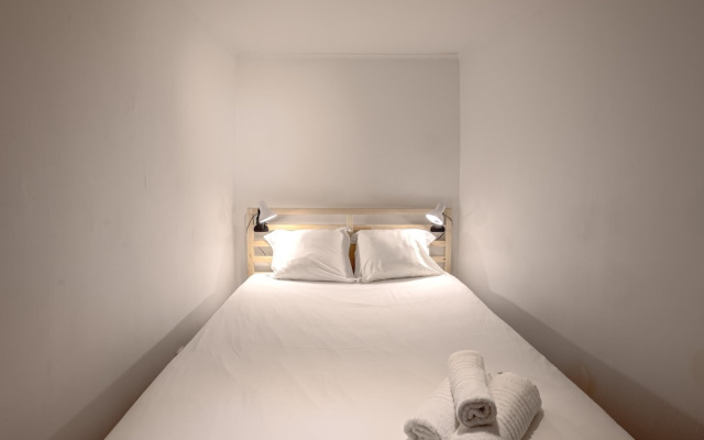 Alfama Tiny by Homing