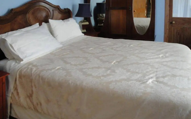 Riverside Bed and Breakfast