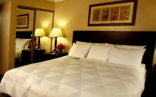 Buena Park Grand Hotel & Suites