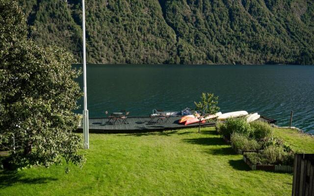 Fjærland Fjordstove Hotell - Huseby Hotelldrift AS