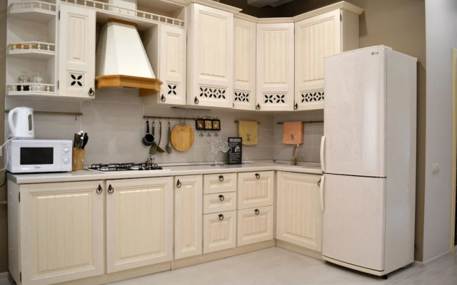 Townhouse Park & House