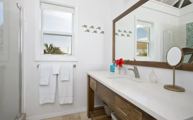 Sandy Hill Beach House 6 Bedroom Home