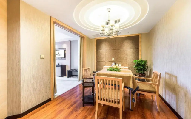 Rezen Kingtown Hotel (Chongqing Ranjiaba)
