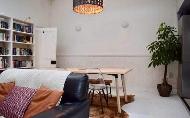 Dublin 2 Bedroom House With Garden