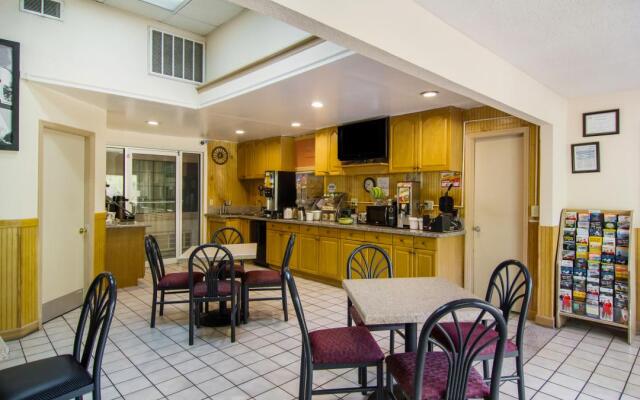 Americas Best Value Inn Darien