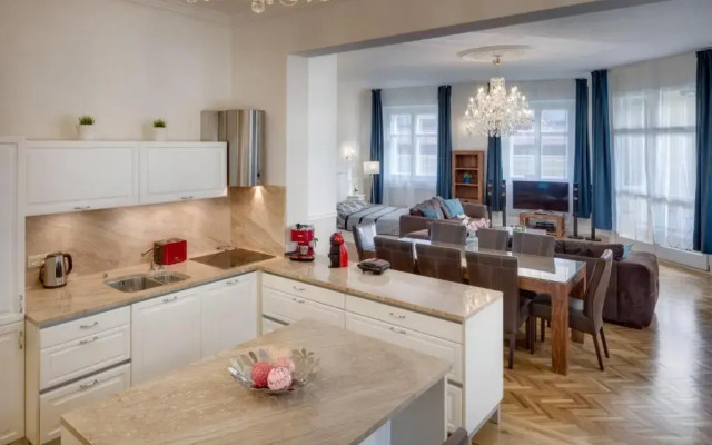 Old Town Royal Suite