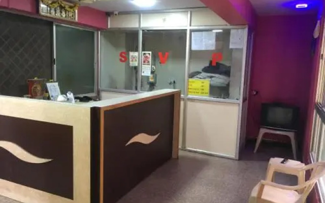 Goroomgo Vijaya Palace Lodging Bengaluru