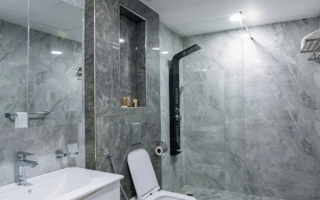 Plaza Athenee Hotel Kuwait