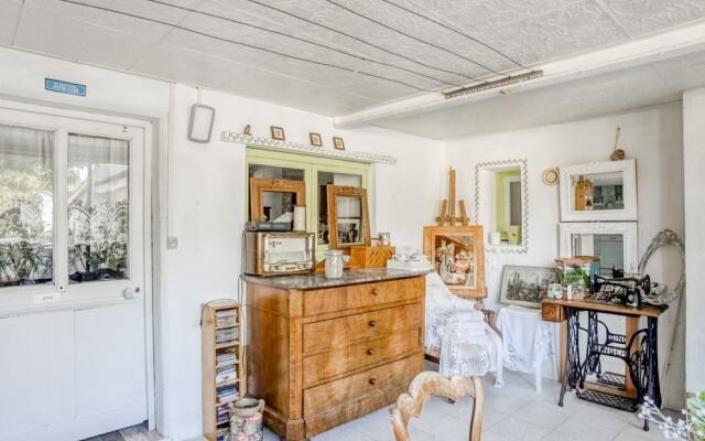 Comfortable Holiday Home in Roanne With Swimming Pool