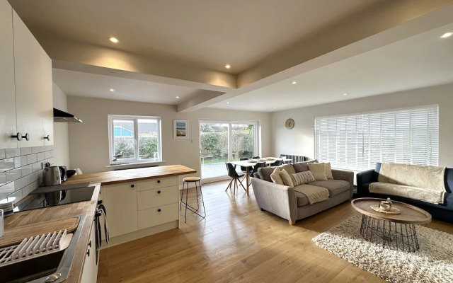 3-bed House in Llanfaelog, Near Rhosneigr