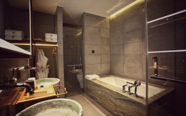 ZuoYouKe Theme Hotel