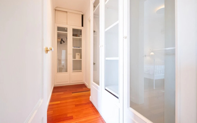 Stunning 4BR Apart in Sagrada Familia