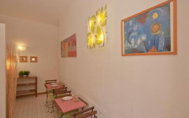 Opera Inn Suites Bandb And Apartments