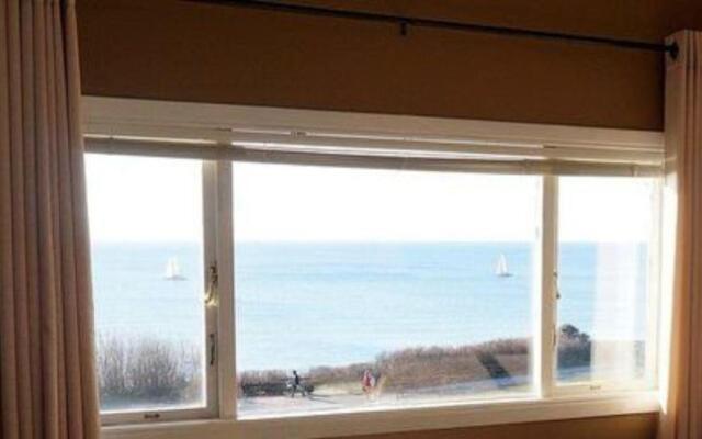 Dashwood Manor Seaside Bed & Breakfast