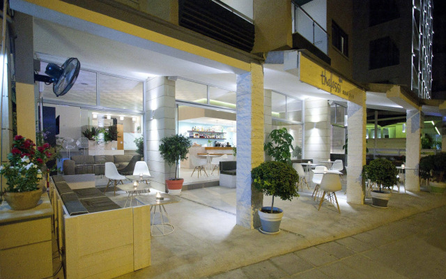 Costantiana Beach Hotel Apartments
