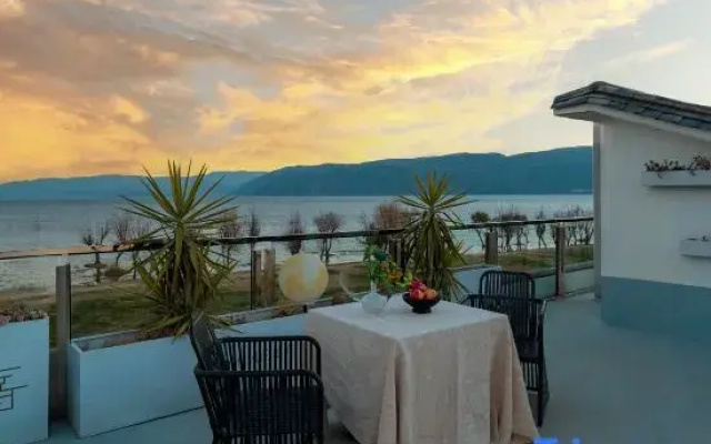 To the Mountains and Seas • LUME Designer Sea View Homestay