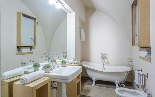 Casa Blanc in Lucca With 1 Bedrooms and 1 Bathrooms