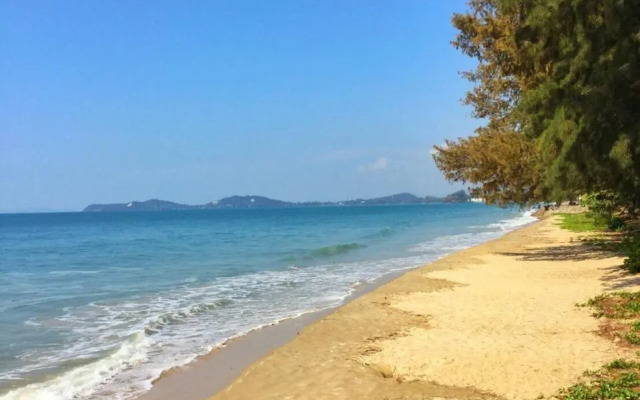 Grandblue condominium Room401 LeamMae phim Beach