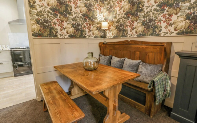 Trefoil Cottage