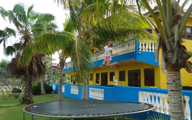 Sea Horizon Apartments (across from Mambo Beach)