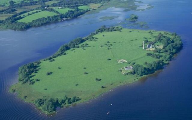 Riverbank Cottages