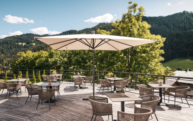 Les Dolomites Mountain Lodges