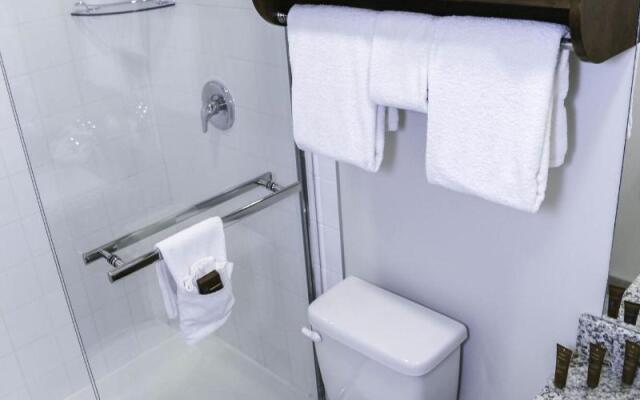 Walking Eagle Inn & Lodge