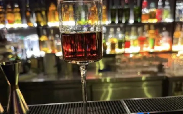 SK Simple Luxury Hotel (Shanghai Xujiahui Gymnasium Subway Station)