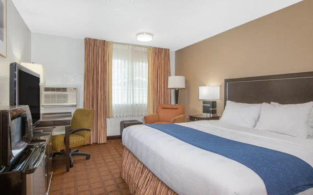 Umpqua Valley Hotel