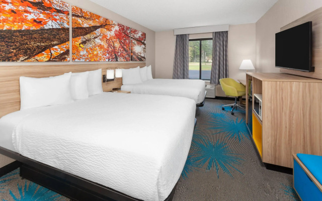 Days Inn by Wyndham Eagle River