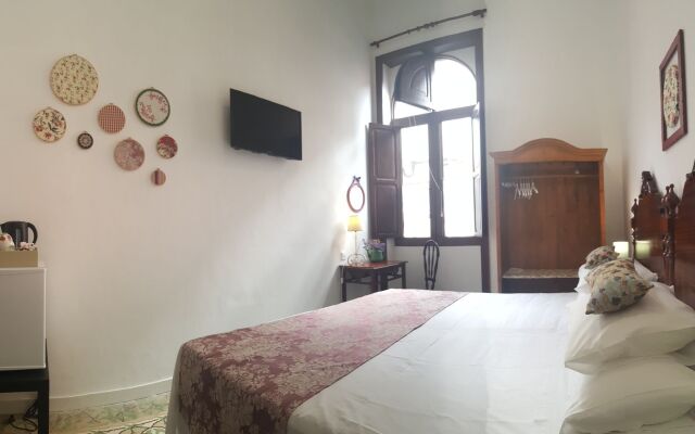 Los Canaritos Guest-House
