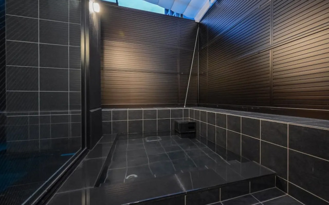 Ureshino Onsen Yadoya Uchiroji Hondori