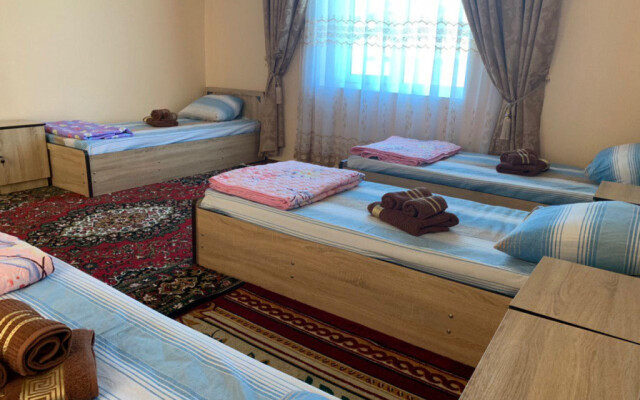 Zuxro Guesthouse