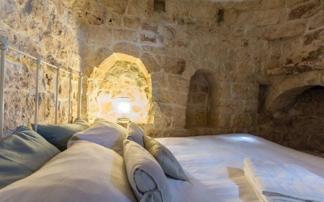 Trullo Pietra Antica