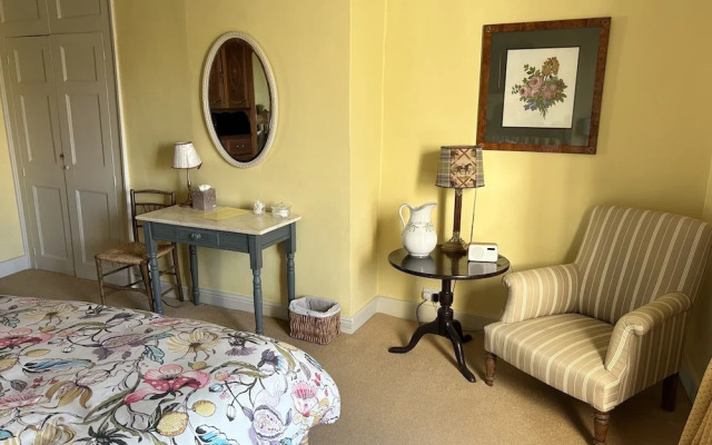 Peacocks Tearoom and Fine B&B